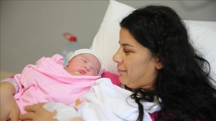 İskenderun Acil Durum Hastanesinde doğan ilk bebeğe 