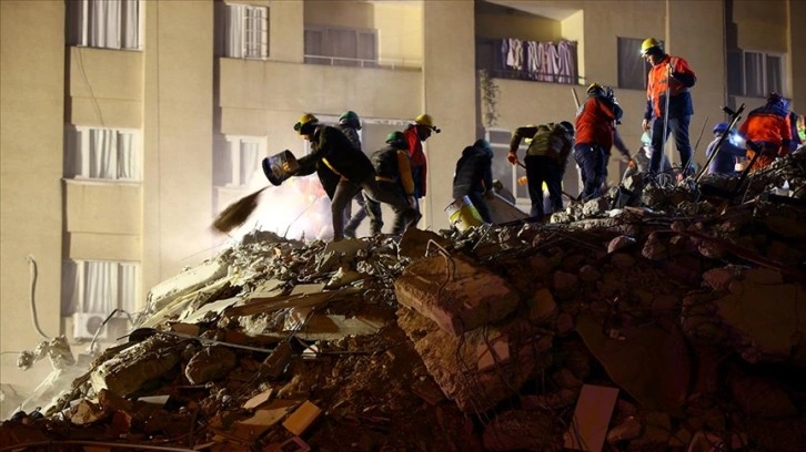 İskoç esnaf Türk komşularının depremzedelere yönelik yardım kampanyasına destek oluyor