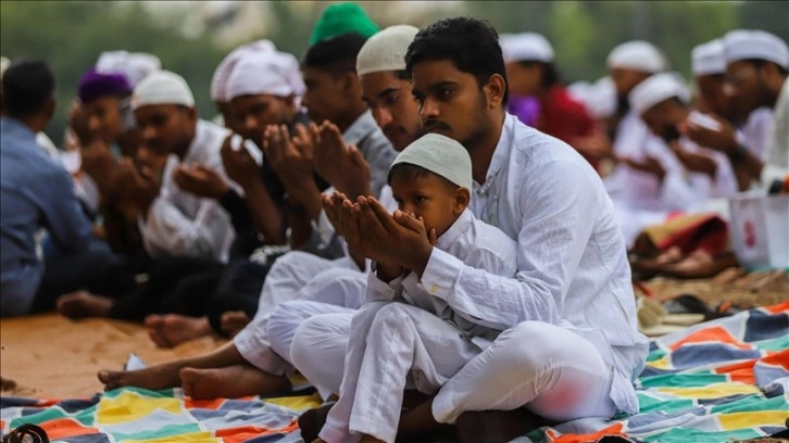 İslam dünyasında birçok ülke Ramazan Bayramı'nı cuma günü kutlayacak
