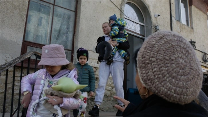 İspanya, Ukraynalı mültecilere aylık 410 dolar yardım sağlayacak