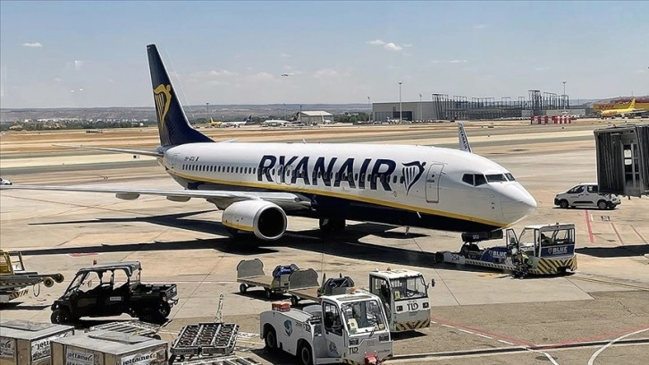 İspanya'da Ryanair hava yolu şirketi çalışanları greve başladı