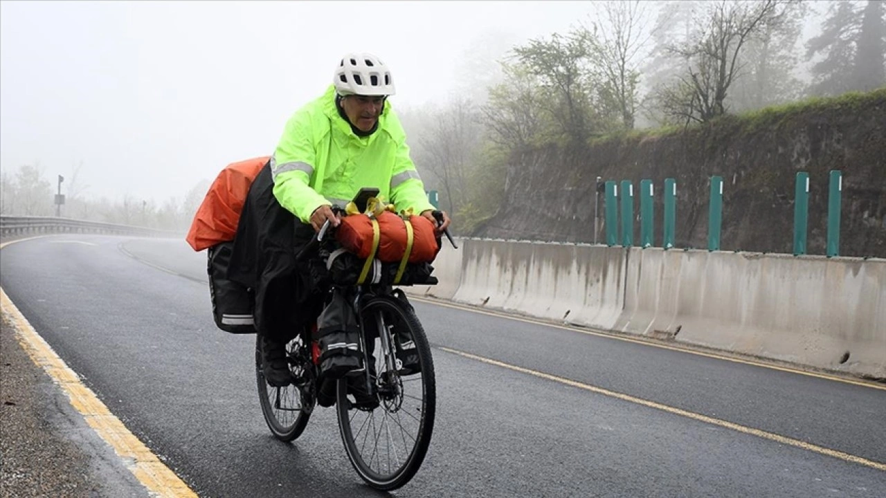 İspanyol çiftçi, kanser hastaları için Vietnam'a kadar pedal çevirecek