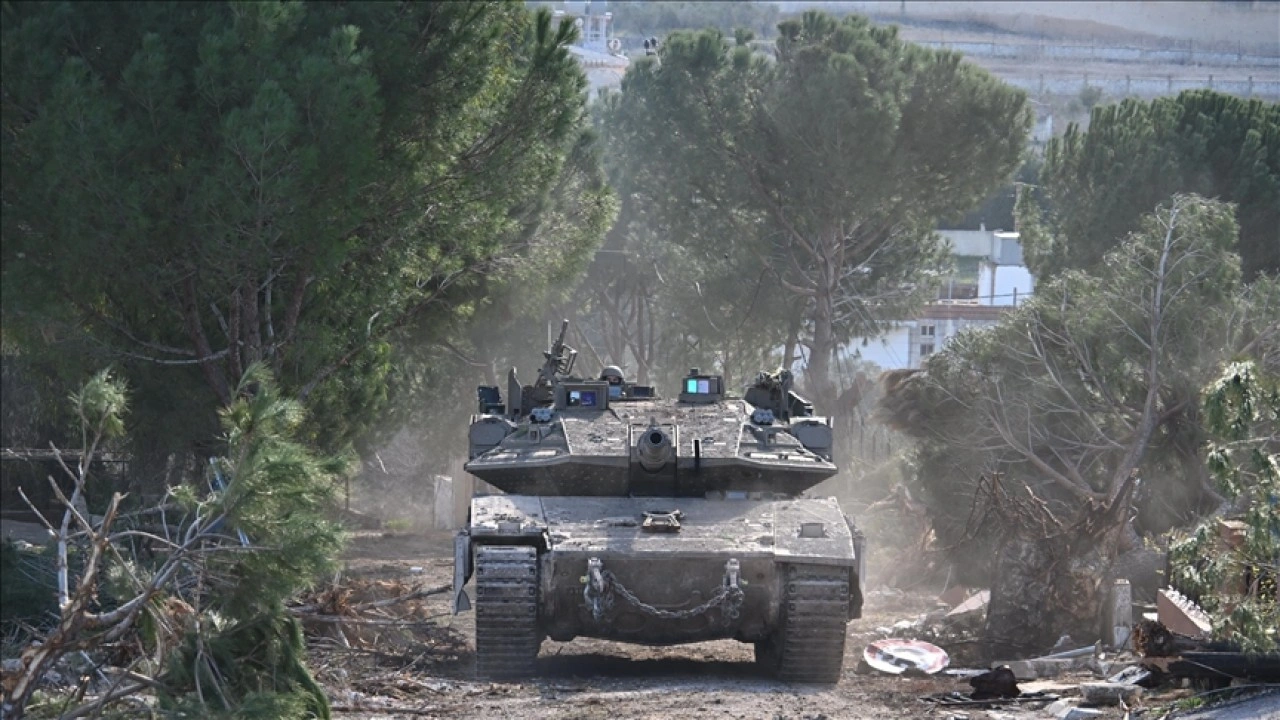 İsrail askerleri tank ve zırhlı araçlarla Lübnan topraklarını ihlal etti