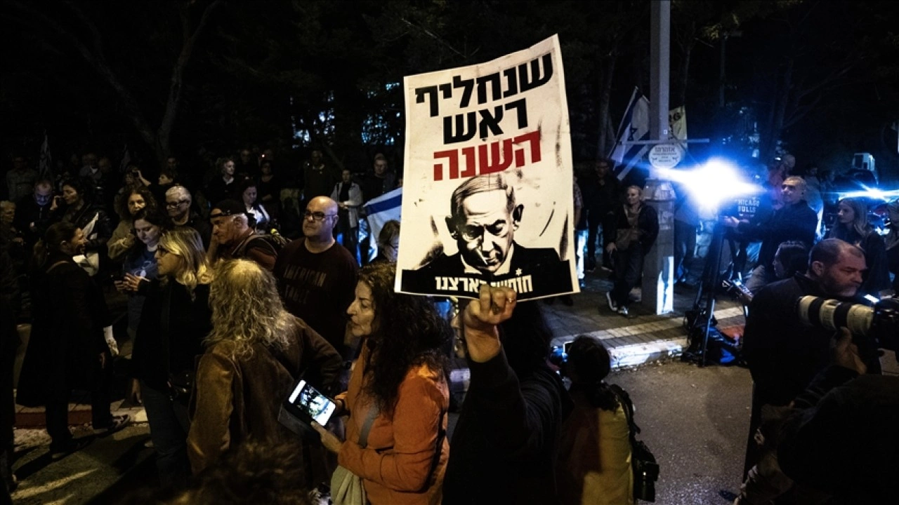 İsrail Başbakanı Netanyahu'nun yolsuzluk davalarından af talebi Tel Aviv'de protesto edild