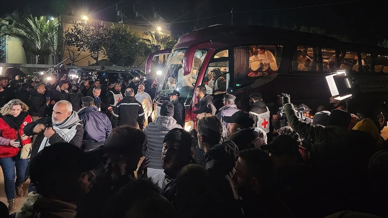 İsrail, Gazze'den bırakılacak esir askere rağmen, ateşkes veya esir takası vadetmediğini savundu