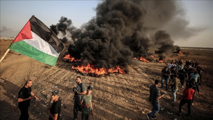 İsrail, Gazze sınırındaki Filistinlilere göz yaşartıcı gaz bombasıyla müdahale etti