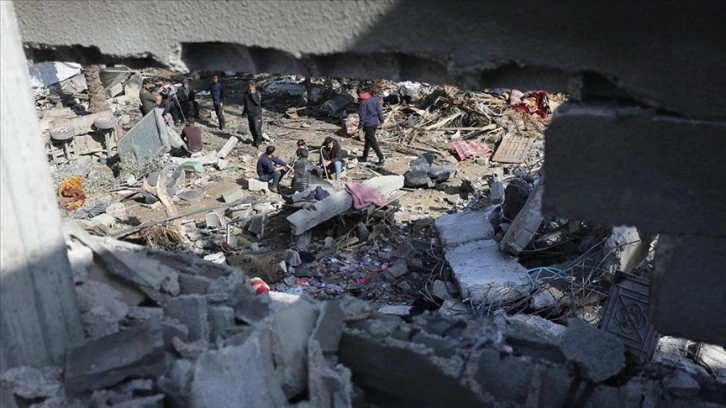İsrail, Gazze'ye saldırılarının 99. günde onlarca Filistinliyi öldürdü