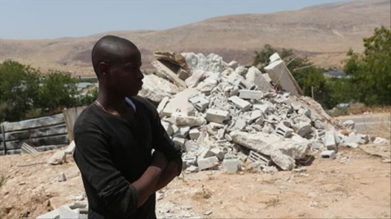 İsrail güçleri Batı Şeria'da Filistinlilere ait inşaat halindeki evi yıktı