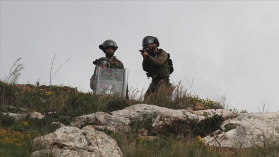 İsrail güçleri Batı Şeria'daki gösterilere plastik mermi ve göz yaşartıcı gazla müdahale etti