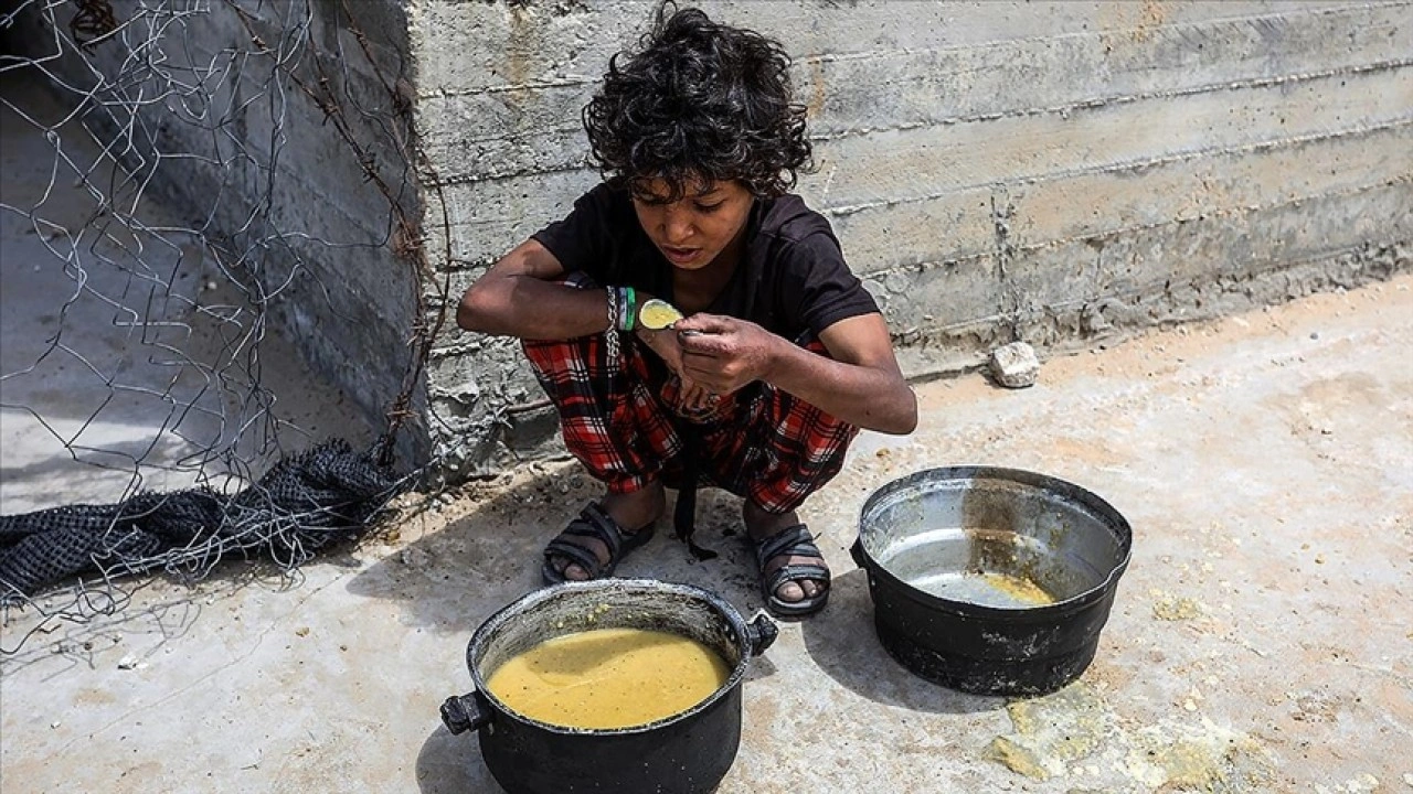 İsrail'in 64 gündür yardım girişini engellediği Gazze'de 3 bin 500 çocuk açlıktan ölebilir