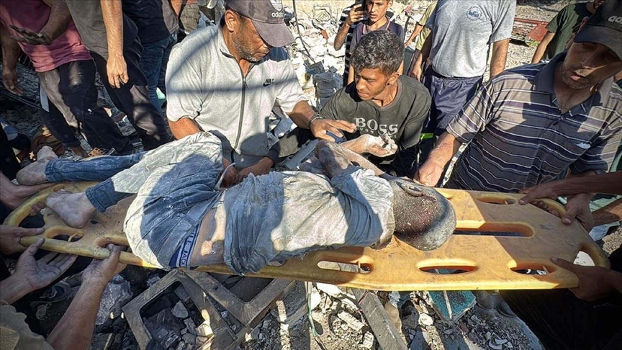 İsrail'in Gazze'de düzenlediği saldırılarda 32 Filistinli hayatını kaybetti