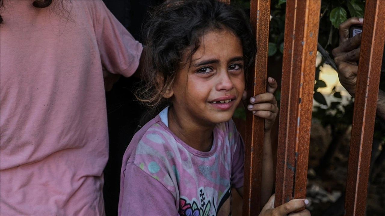 İsrail'in Gazze'ye düzenlediği saldırılarda 12'si çocuk 40 Filistinli hayatını kaybet