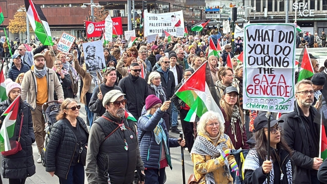 İsrail'in Gazze'ye saldırıları genişletme planı Stockholm'de protesto edildi