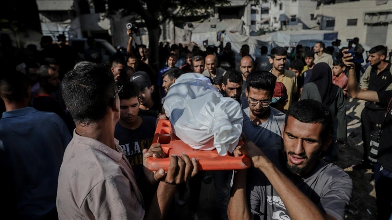 İsrail'in Gazze'ye saldırılarında aralarında çocukların da olduğu 19 Filistinli hayatını k