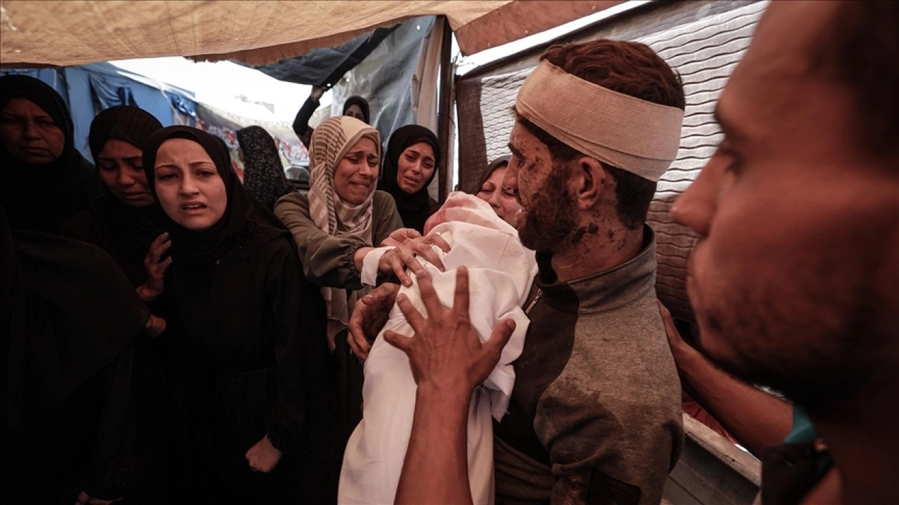 İsrail'in Gazze'ye son saldırılarında aralarında çocukların olduğu 13 kişi öldü