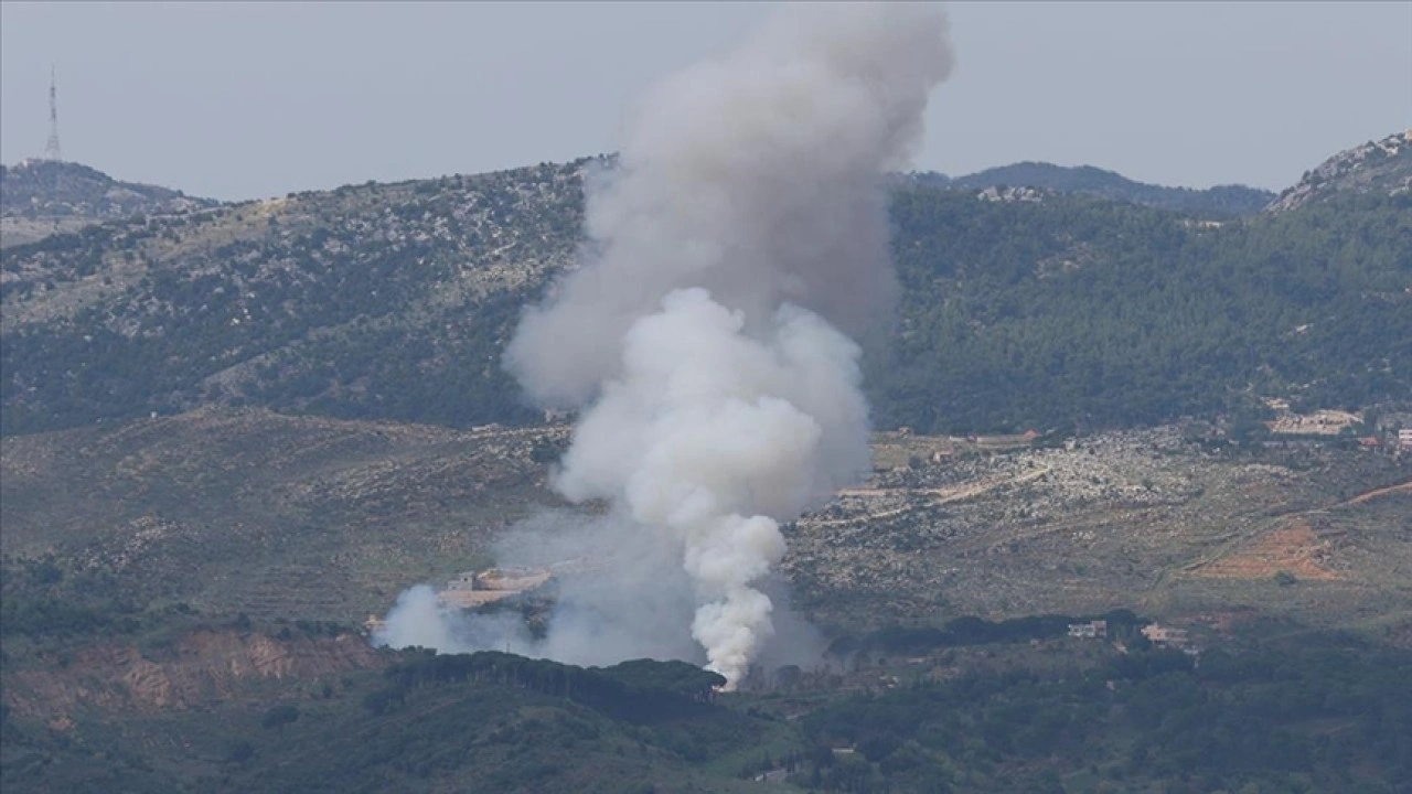 İsrail'in Lübnan'da bir kamyonete düzenlediği hava saldırısında 3 kişi öldü