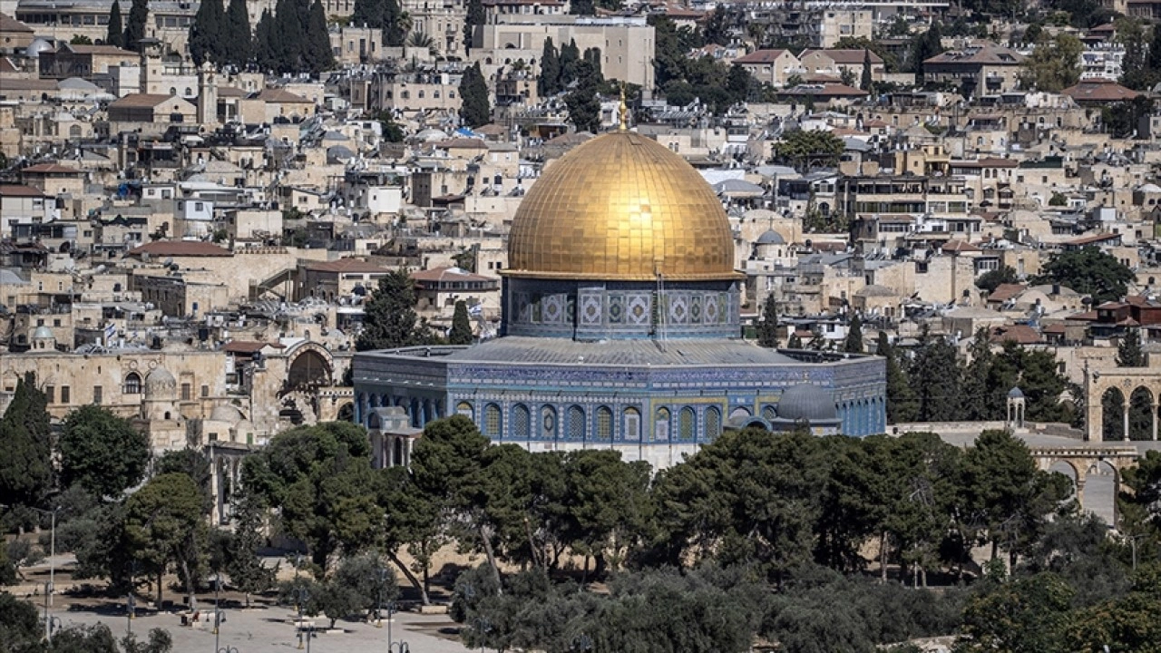 İsrail, İran ile savaş bahanesiyle Mescid-i Aksa ve Harem-i İbrahim'i kapalı tutmaya devam ediy
