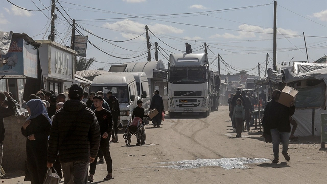 İsrail, İran savaşı sonrası Gazze&rsquo;ye insanı yardım ve gıda sevkiyatını y&uuml;zde 10&rsquo;a d&uuml;ş&uuml;rd&uuml;