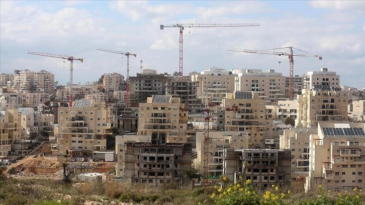 İsrail, işgal altındaki Batı Şeria'da 3 bin 500 yeni yasa dışı konut inşasını onayladı