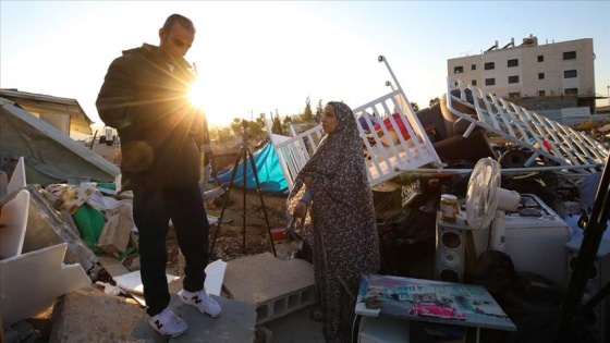 İsrail Kudüs'te Filistinli bir aileyi daha evsiz bıraktı