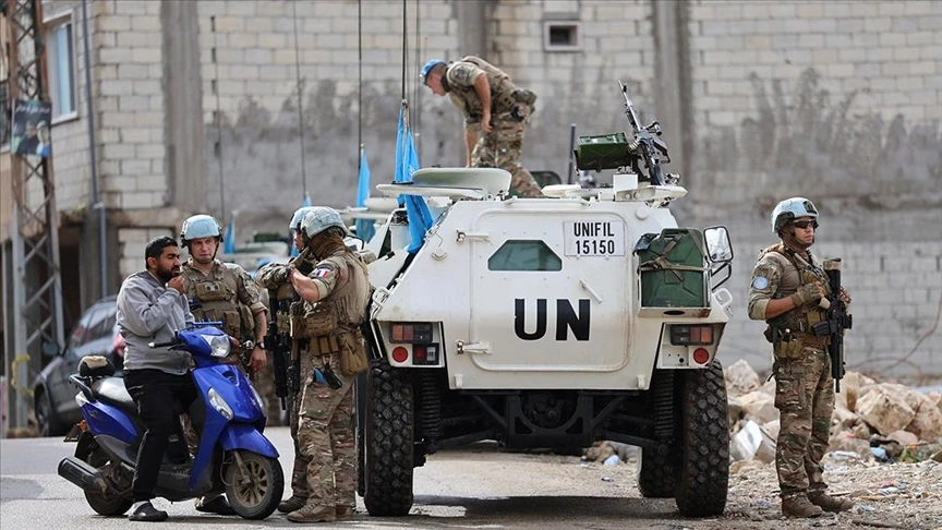 İsrail, Lübnan topraklarında UNIFIL askerlerini tank atışıyla hedef aldı