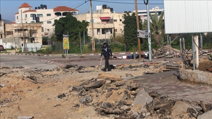 İsrail ordusu Cenin'de altyapıya zarar vererek Filistinlileri cezalandırıyor