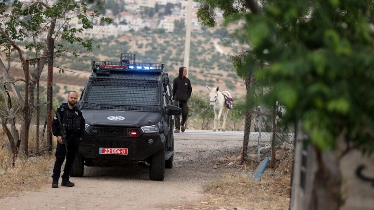 İsrail ordusuna Batı Şeria'daki İsraillilerle ilgili yetkilerini polise devretmek i&ccedil;in hazırlık