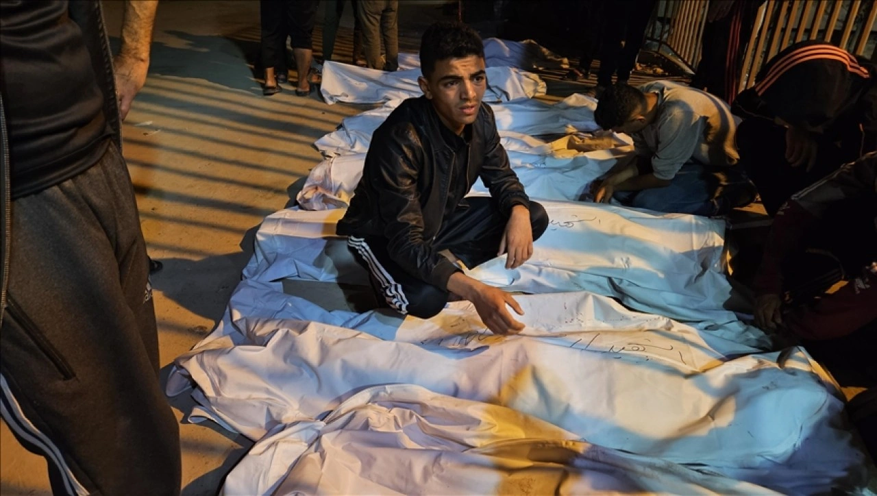 İsrail ordusunun Gazze'nin kuzeyindeki hava saldırılarında 27 Filistinli öldü