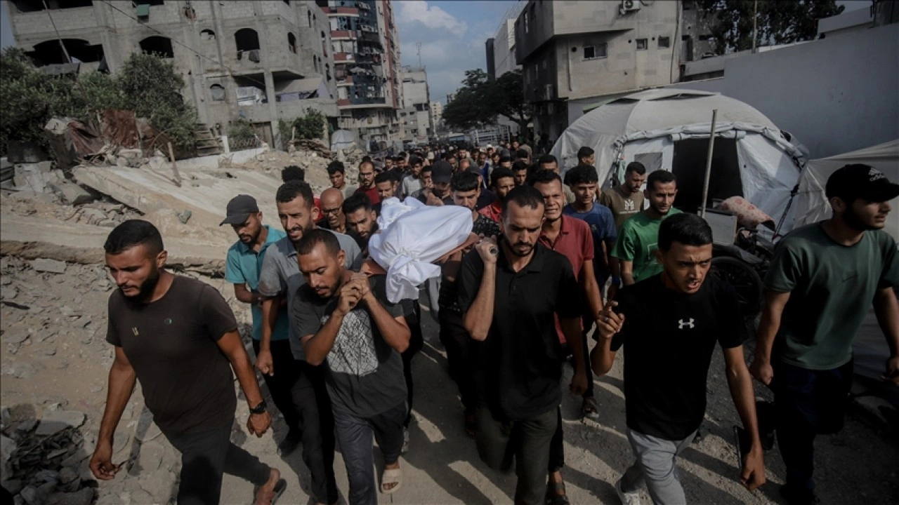 İsrail ordusunun Gazze'ye düzenlediği saldırılarda 4 Filistinli hayatını kaybetti