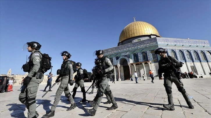 İsrail polisinin baskını sonrası Mescid-i Aksa'da Ramazanın ikinci cuması için kapılar açıldı