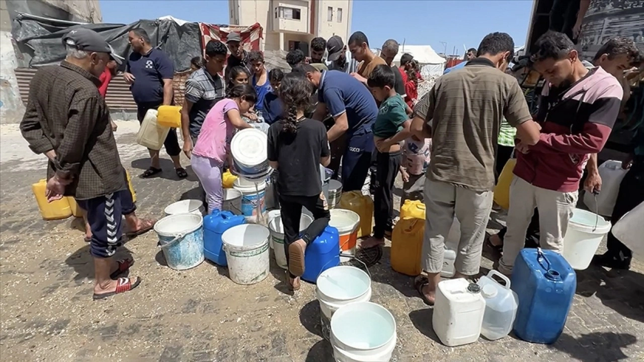 İsrail saldırıları altındaki Gazze'de su krizi devam ediyor