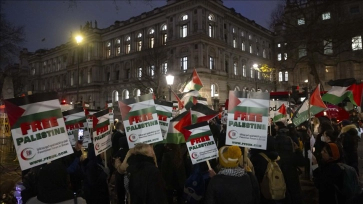İsrail saldırılarında öldürülen Filistinli çocuklar Londra'da anıldı
