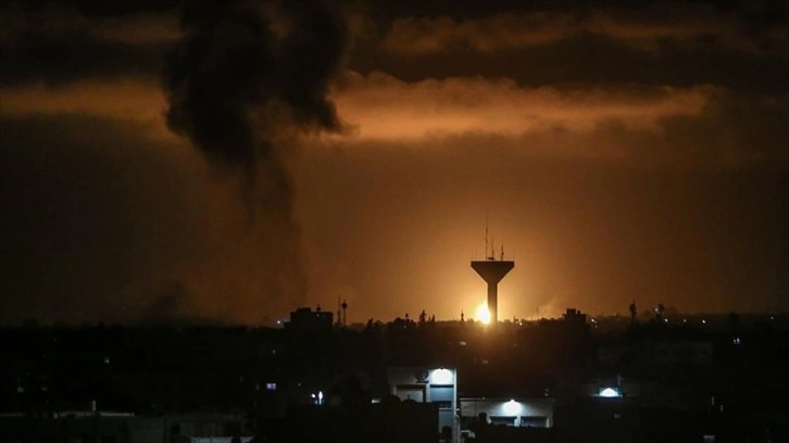 İsrail topçu birlikleri, Lübnan'da bazı hedefleri vurdu