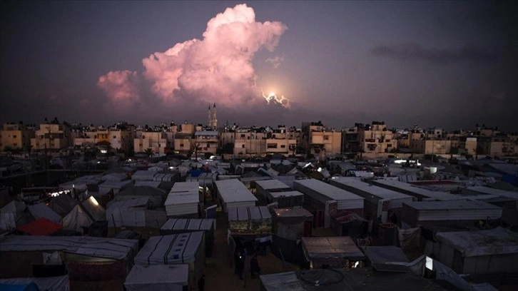 İsrail, UAD'nin tedbir kararlarının üstünden geçen bir ayda Gazze'de savaş suçlarına devam