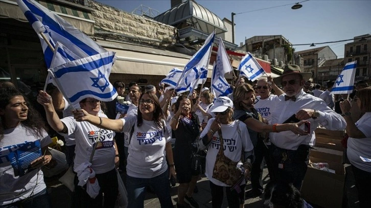 İsrail'de anket sonuçlarına göre hiçbir ittifak seçimlerde Meclis çoğunluğunu sağlayamıyor
