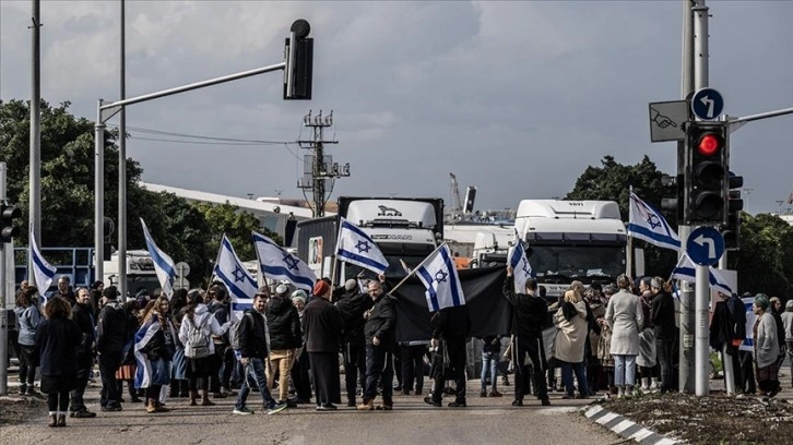 İsrail'de fanatik Yahudilerin Gazze'ye gönderilen yardımları engelleme girişimi sürüyor