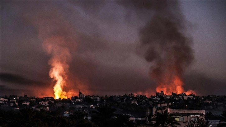 İsrail'in Gazze Şeridi'ne gece boyu düzenlediği saldırılarda en az 19 kişi öldü