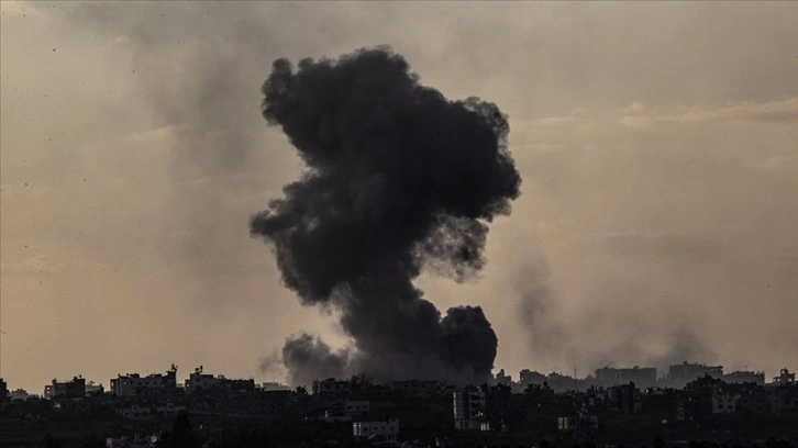 İsrail'in Gazze'ye düzenlediği hava saldırılarında en az 14 kişi öldü