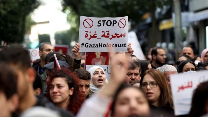 İsrail'in Gazze'ye saldırıları işgal altındaki Batı Şeria'da protesto edildi