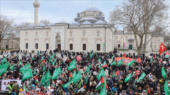 İsrail'in Gazze'ye saldırıları İstanbul'da protesto edildi