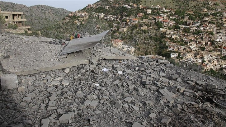 İsrail’in Lübnan’ın güneyine yönelik hava saldırısında aynı aileden 4 kişi öldü