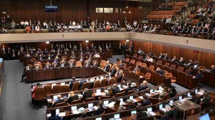 İsrailli aşırı sağcı vekiller Mecliste, İsrailli esirlerin yakınları ile tartıştı
