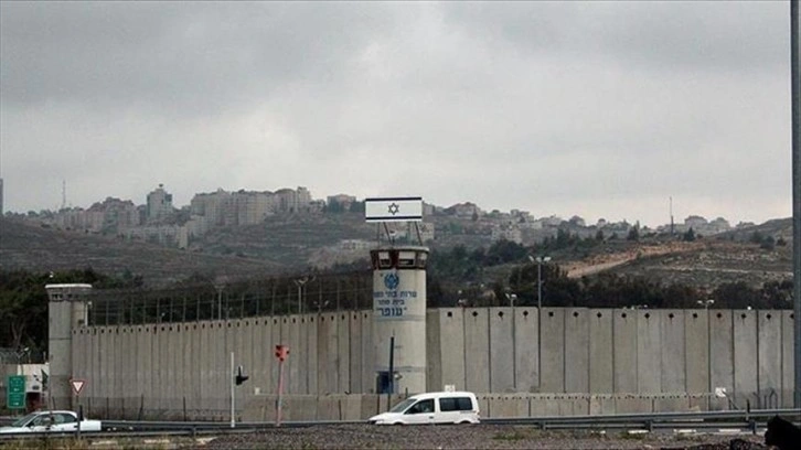 İsrailli STK: İsrail hapishanelerindeki Filistinlilerin sayısı 8 bin 600'e yükseldi