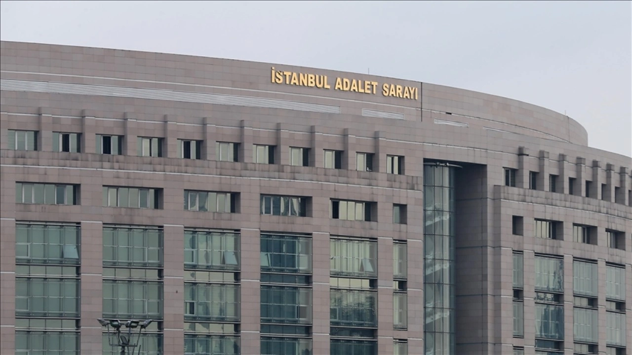 İstanbul Altın Rafinerisi AŞ'ye yönelik soruşturmada gözaltına alınan 23 zanlı adliyede