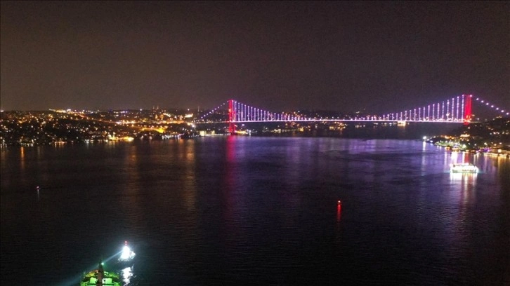 İstanbul Boğazı gemi trafiği güney-kuzey yönlü açıldı