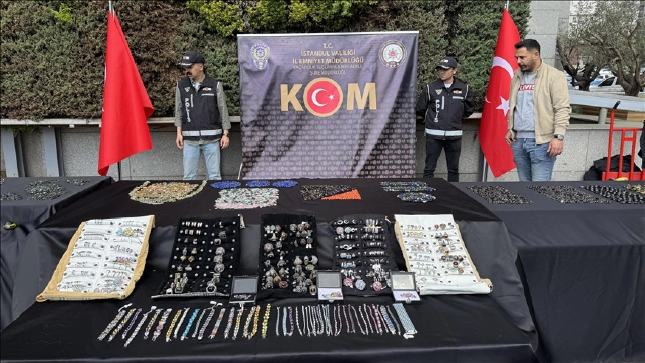 İstanbul'da 151 kilo 361 gram değerli taş ele geçirildi