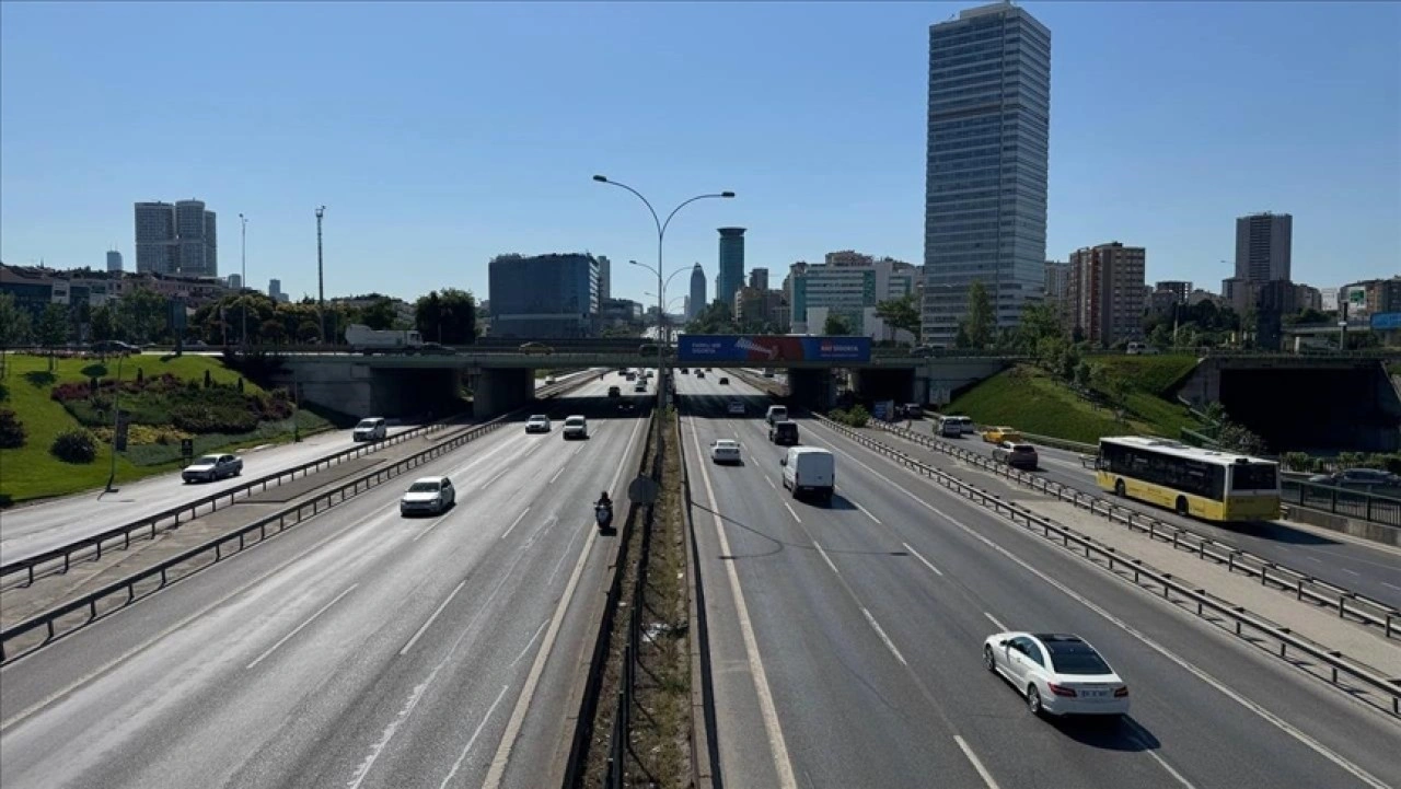 İstanbul'da bayram arifesinde sabah yollar boş kaldı