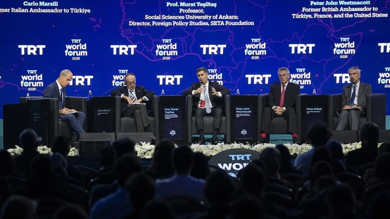 İstanbul'da düzenlenen TRT World 2025'te Türkiye'nin savunma sanayisindeki gelişimi t