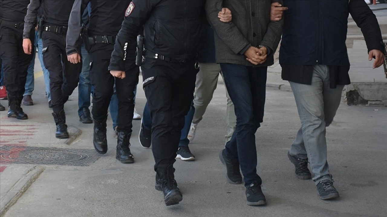 İstanbul'da hayali işlemlerle suç geliri elde edildiği iddiasıyla 60 şüpheliye gözaltı kararı