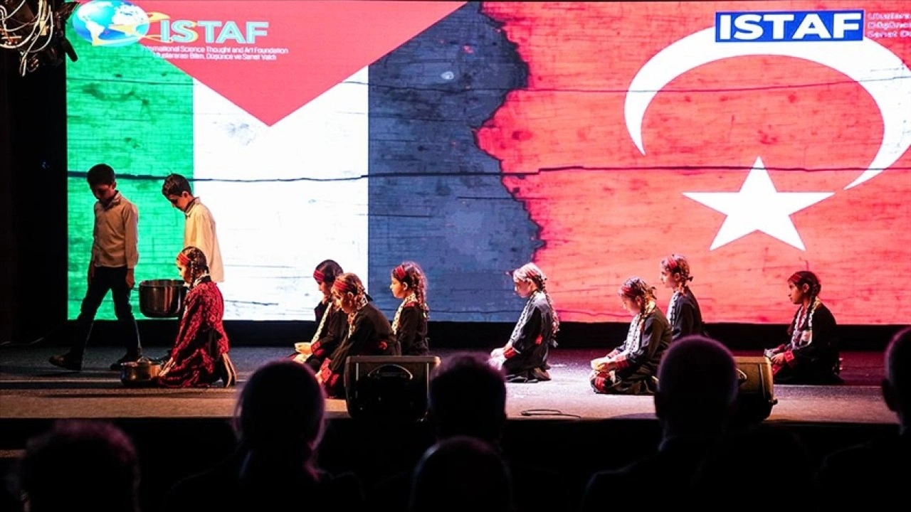 İstanbul'da ‘Küllerinden Yeniden Çiçeklensin Gazze’ programı düzenlendi